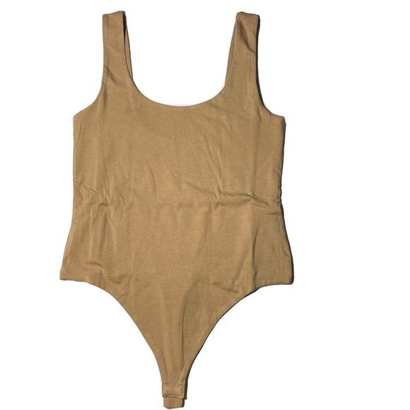 Banana Republic True Hue Scoop Neck Thong Bodysuit, Medium - Picture 1 of 6